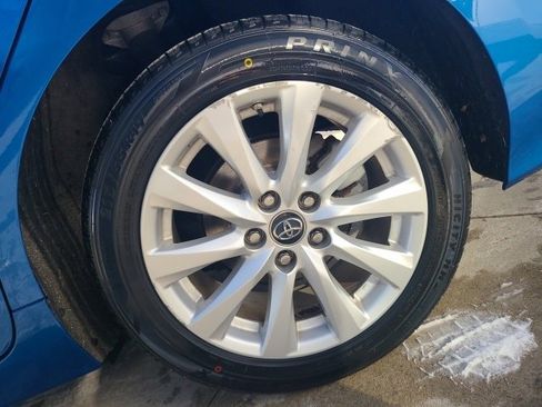 Used 2019 Toyota Camry LE image 11