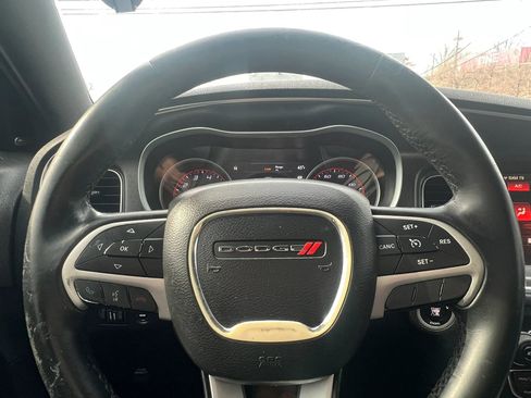 Used 2016 Dodge Charger SXT RWD image 13
