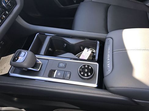 New 2026 Nissan Pathfinder SL image 20