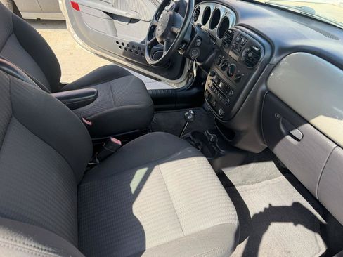 Used 2005 Chrysler PT Cruiser Touring FWD image 16