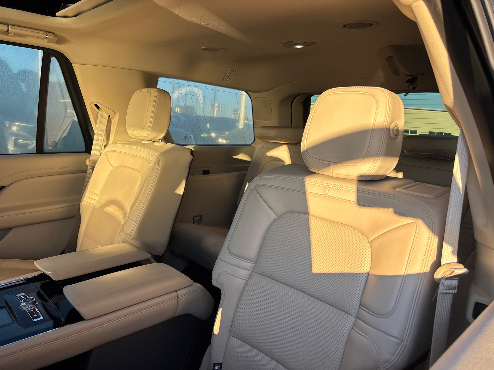 Certified 2020 Lincoln Navigator Reserve w/ Luxury Package AWD/4WD image 26