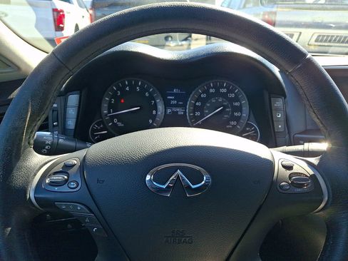 Used 2017 INFINITI Q70 L 3.7 image 21