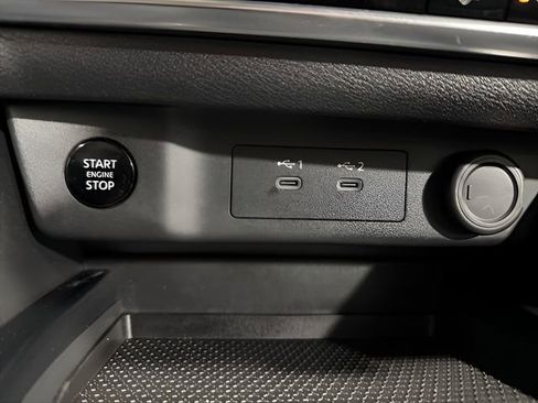 Used 2024 Nissan Rogue SV image 23