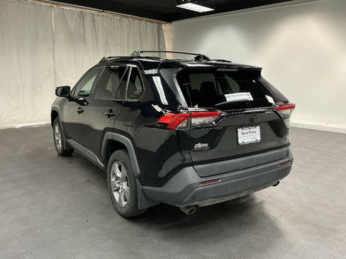 Used 2022 Toyota RAV4 XLE w/ Convenience Package AWD/4WD image 3