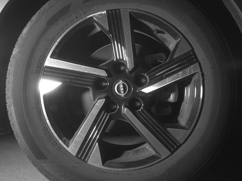 Used 2025 Nissan Sentra SV FWD image 13