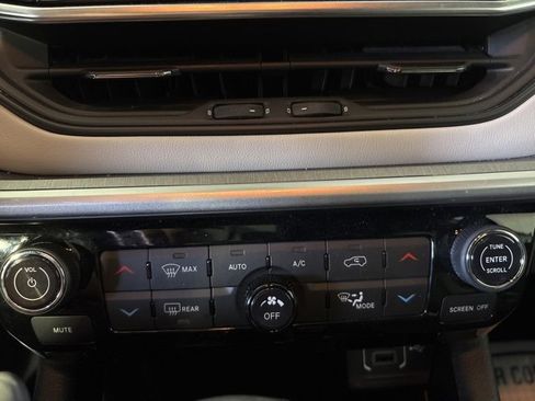 Certified 2024 Jeep Compass Limited image 23