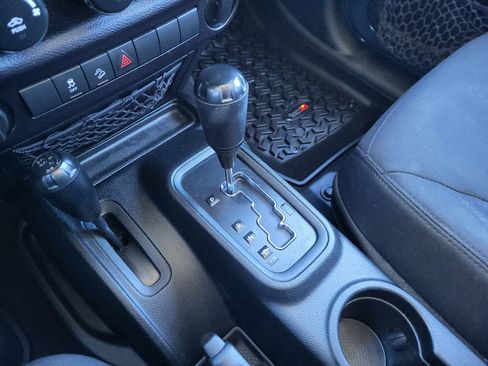 Used 2016 Jeep Wrangler Unlimited Sport AWD/4WD image 17