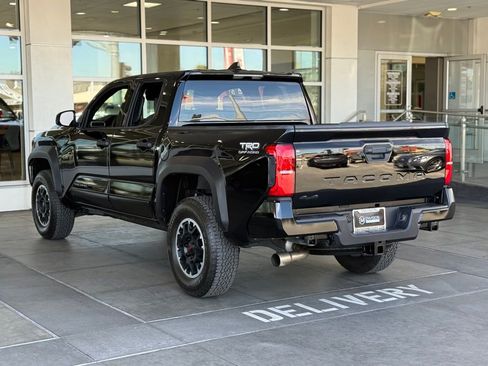 Used 2025 Toyota Tacoma TRD Off-Road image 10