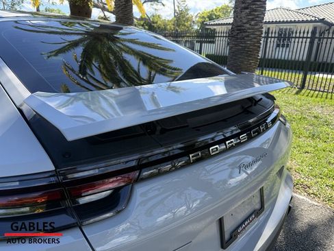Used 2017 Porsche Panamera 4 image 12