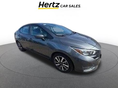 Used 2025 Nissan Versa SV image 1