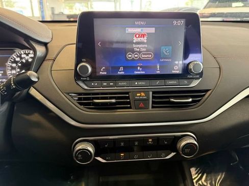 Used 2022 Nissan Altima 2.0 SR FWD image 14