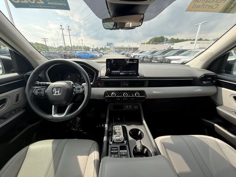 Used 2025 Honda Pilot EX-L image 29