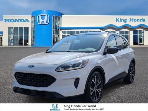 Used 2021 Ford Escape SE w/ SE Sport Appearance Package FWD image 1