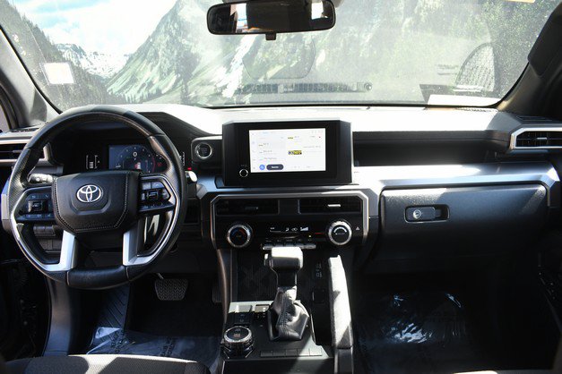 Certified 2025 Toyota 4Runner SR5 AWD/4WD image 18