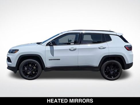 Used 2026 Jeep Compass Latitude AWD/4WD image 2