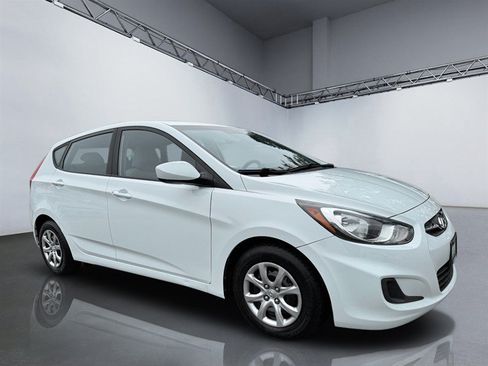 Used 2014 Hyundai Accent GS FWD image 8