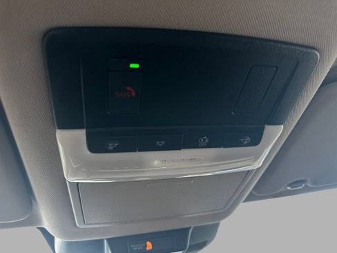 Used 2025 Nissan Rogue SV AWD/4WD image 27