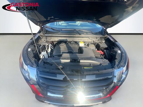 Used 2024 Nissan Pathfinder SL image 40