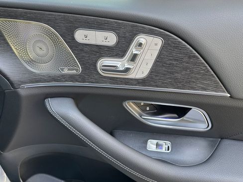 New 2026 Mercedes-Benz GLS 450 4MATIC image 33