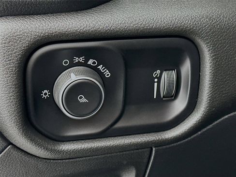 Used 2022 RAM 1500 Tradesman AWD/4WD image 14