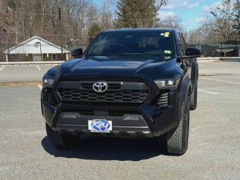 Used 2024 Toyota Tacoma TRD Off-Road image 3