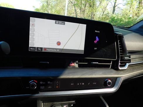 Used 2025 Kia Sportage X-Line w/ Premium Package image 10