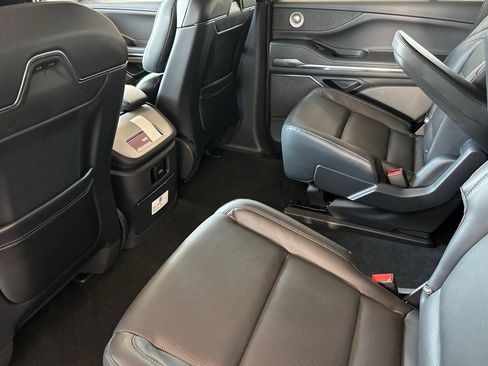 New 2026 Lincoln Navigator Reserve w/ Jet Appearance Package AWD/4WD image 11