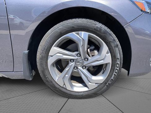 Used 2019 Honda Accord EX image 9