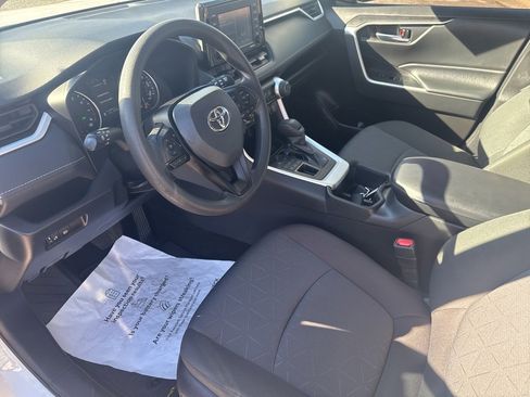 Used 2022 Toyota RAV4 XLE image 11