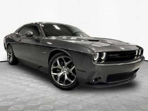 Used 2016 Dodge Challenger R/T w/ Sound Group RWD image 3