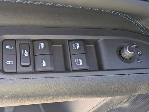New 2026 Jeep Compass Latitude AWD/4WD image 12