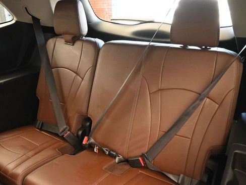 Used 2021 Buick Enclave Avenir w/ Avenir Technology Package image 22