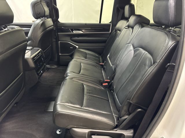 Used 2023 Jeep Wagoneer 4WD w/ Premium Group I image 13