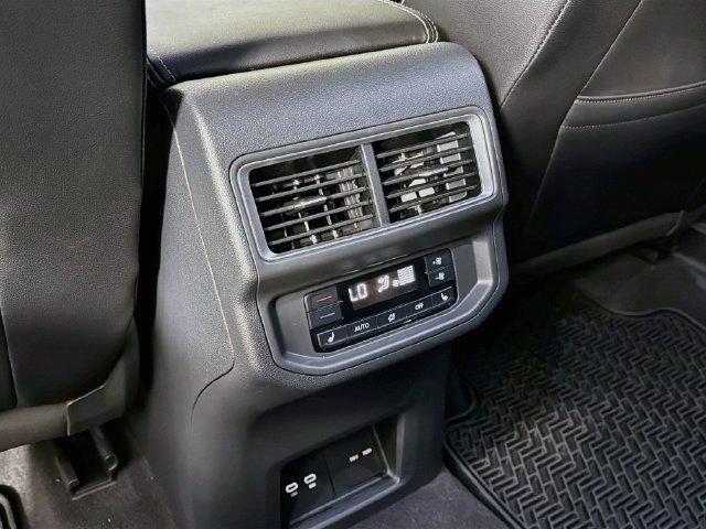 Used 2024 Volkswagen Atlas SEL Premium R-Line AWD/4WD image 32