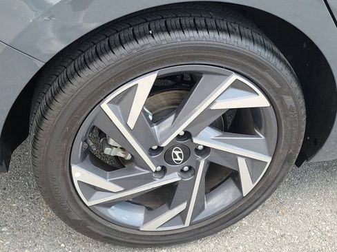 Certified 2025 Hyundai Elantra SEL FWD image 26