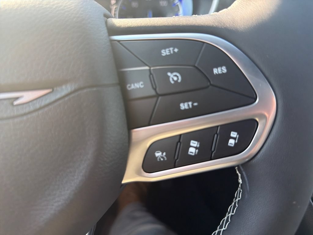 New 2027 Chrysler Pacifica Select w/ Family Tech Group FWD image 15