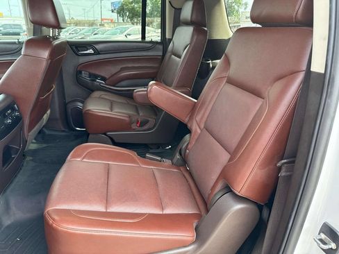 Used 2018 Chevrolet Suburban Premier RWD image 8