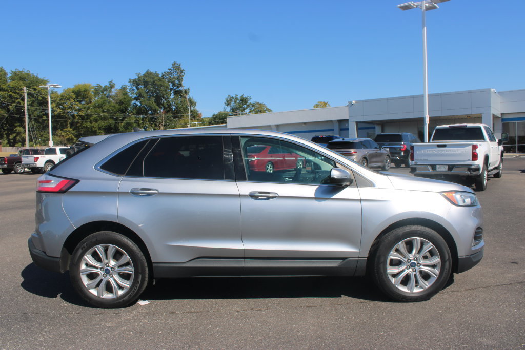 Used 2022 Ford Edge Titanium AWD/4WD image 11