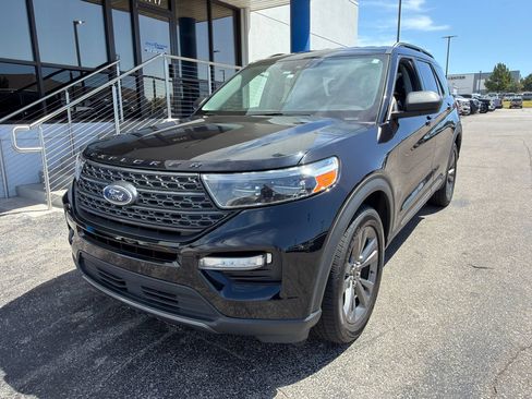 Used 2021 Ford Explorer XLT w/ Equipment Group 202A AWD/4WD image 1