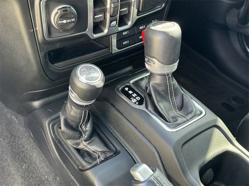 Used 2023 Jeep Wrangler Unlimited Sahara w/ Cold Weather Group image 13