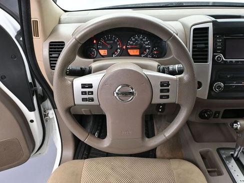 Used 2015 Nissan Frontier SV image 22