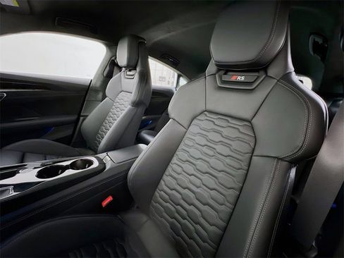 New 2026 Audi RS e-tron GT Base image 10