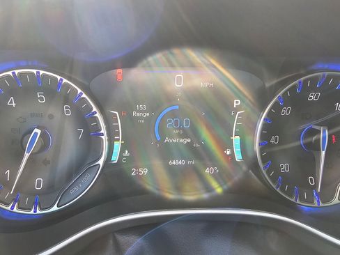 Used 2024 Chrysler Pacifica Touring-L image 28