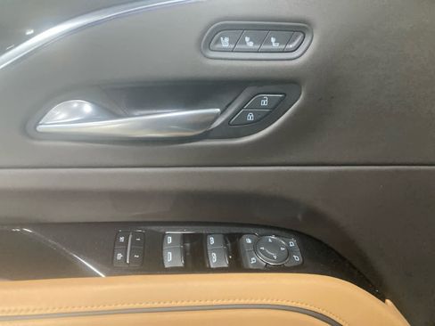 Used 2023 Cadillac Escalade Premium Luxury image 10