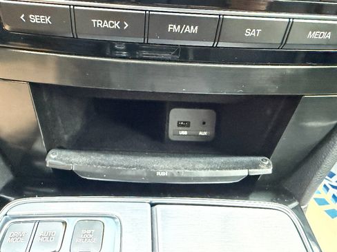 Used 2014 Hyundai Equus Signature RWD image 49