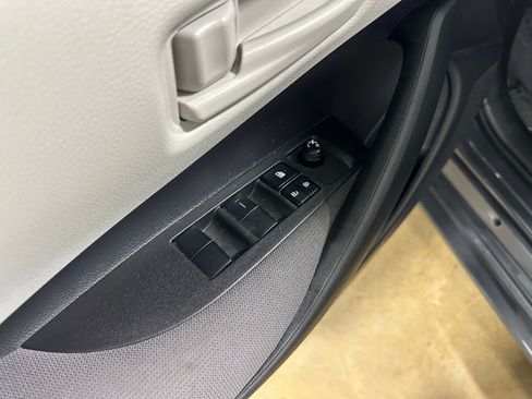 Used 2025 Toyota Corolla LE image 12