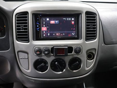 Used 2005 Ford Escape XLT AWD/4WD image 24