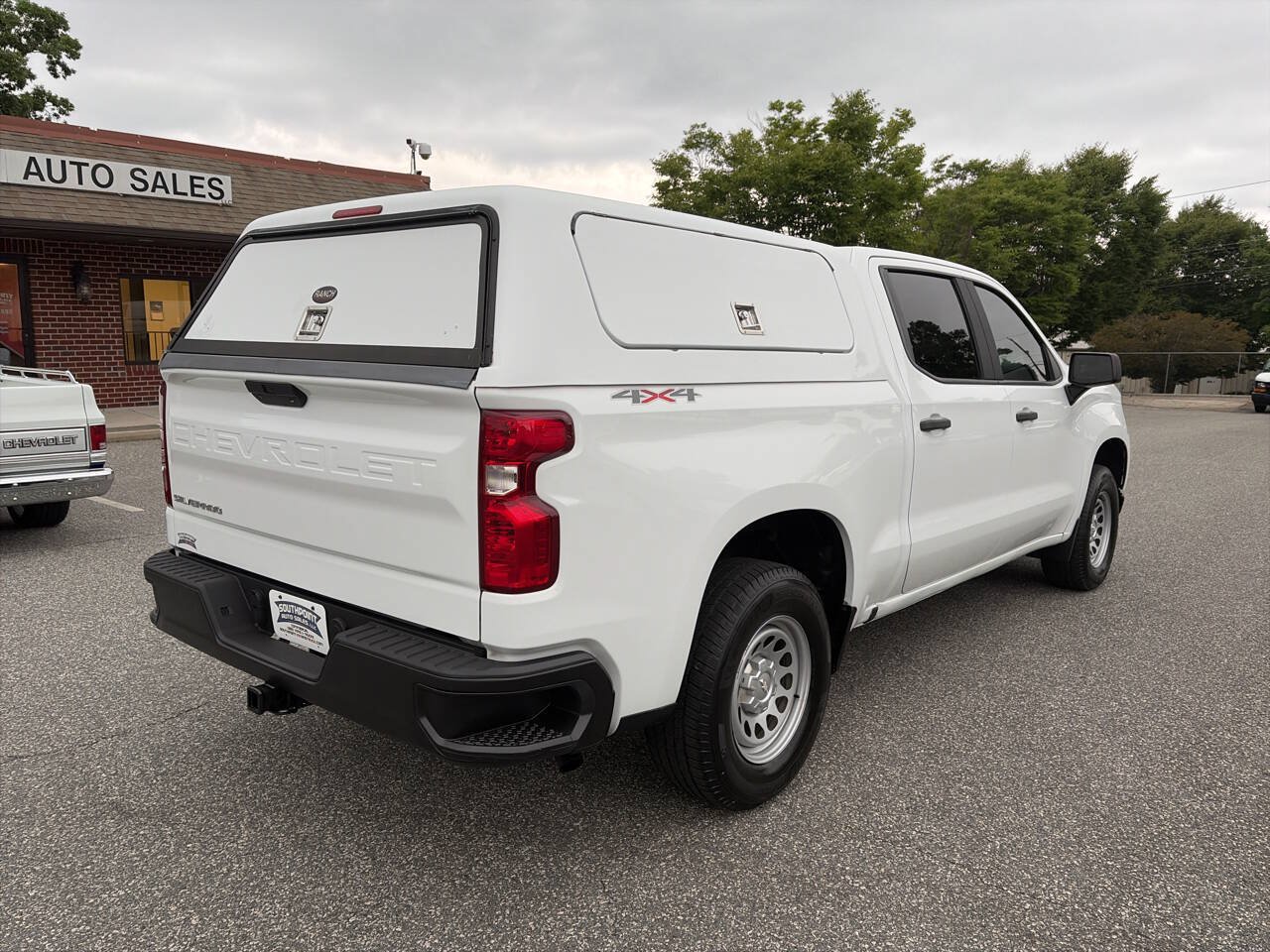 Used 2021 Chevrolet Silverado 1500 W/T w/ WT Value Package AWD/4WD image 9