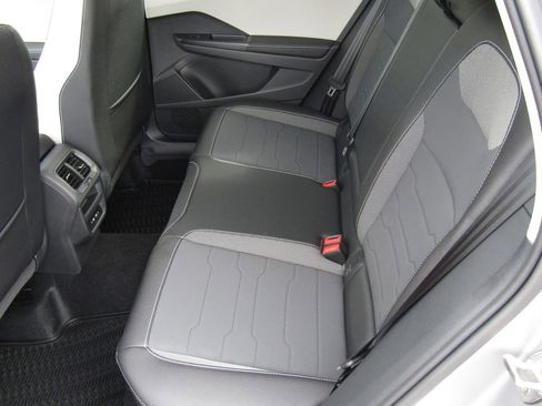 New 2026 Volkswagen Taos SE AWD/4WD image 18