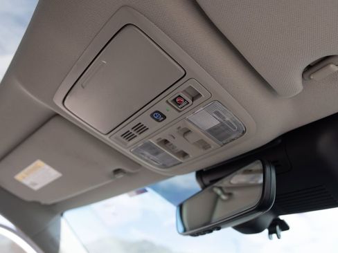 Used 2022 Honda Accord Touring image 30